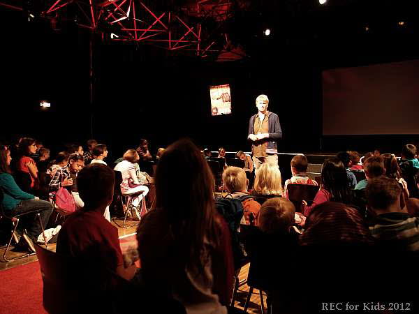 Kino-Saal mit Heiko Martens als Moderator